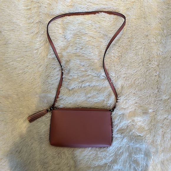 Pink Kate spade crossbody bag, barely used looks brand new - Picture 2 of 4